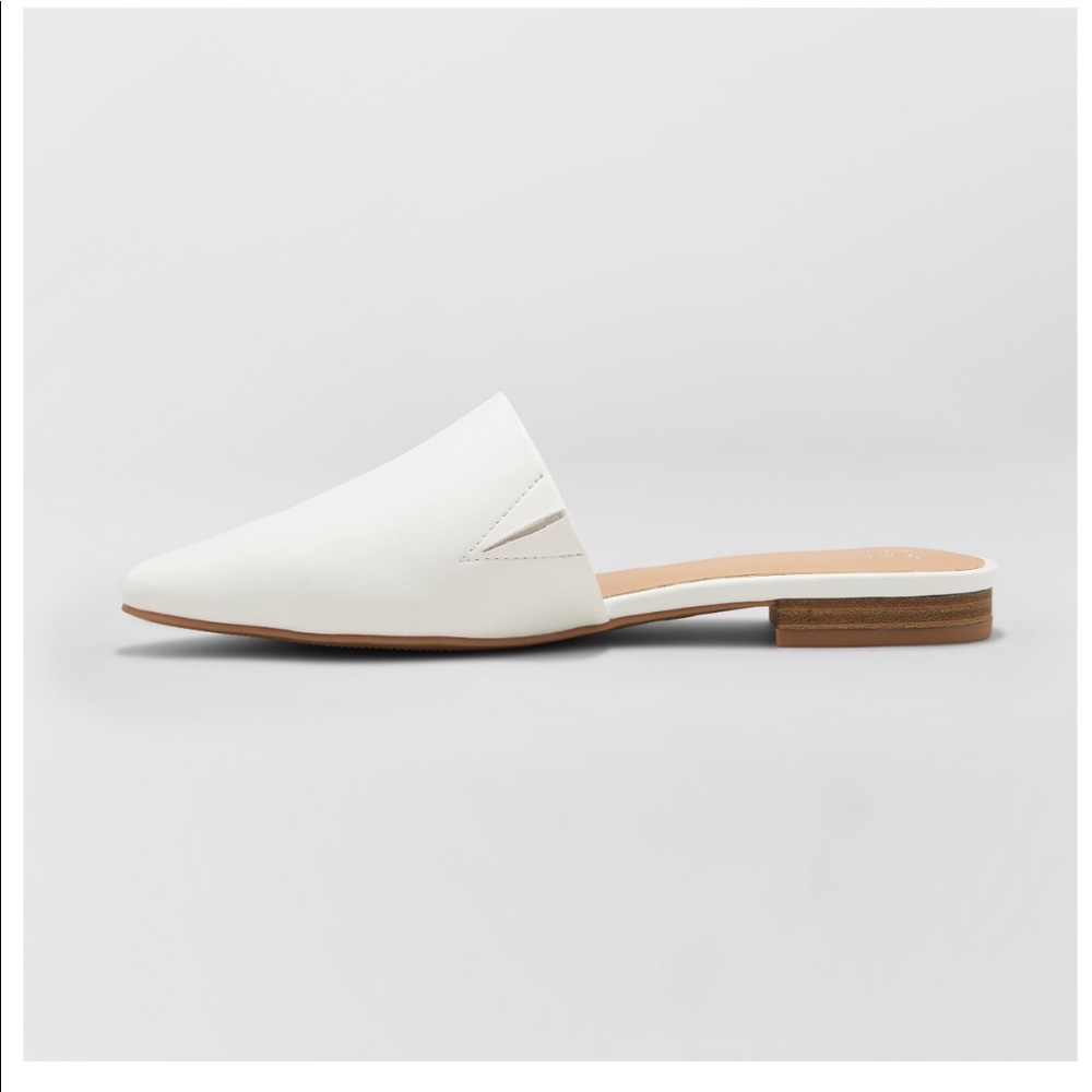 Womens Junebug White Pointed Toed Backless Mules 8